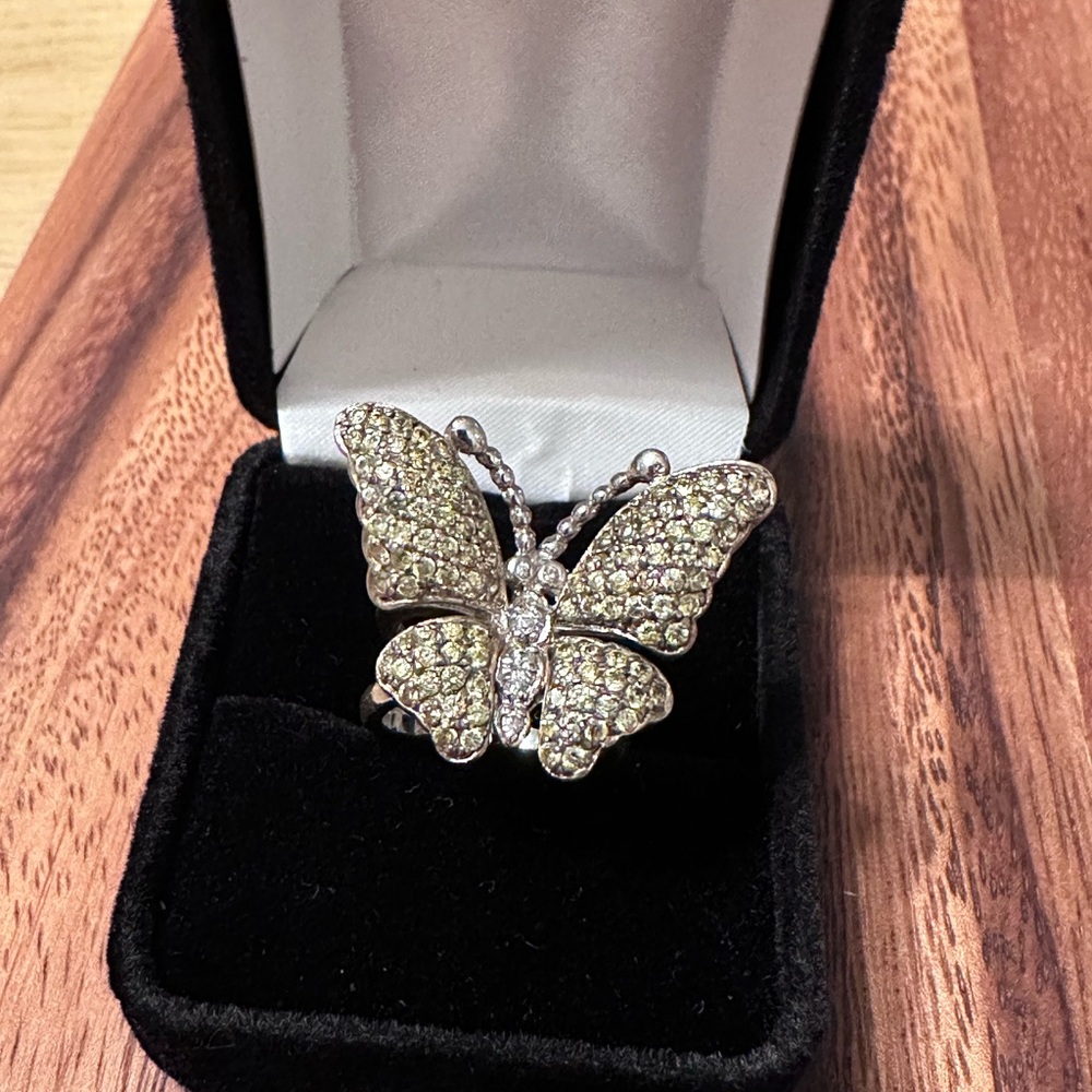 Elegant Butterfly Ring with Gold Accents